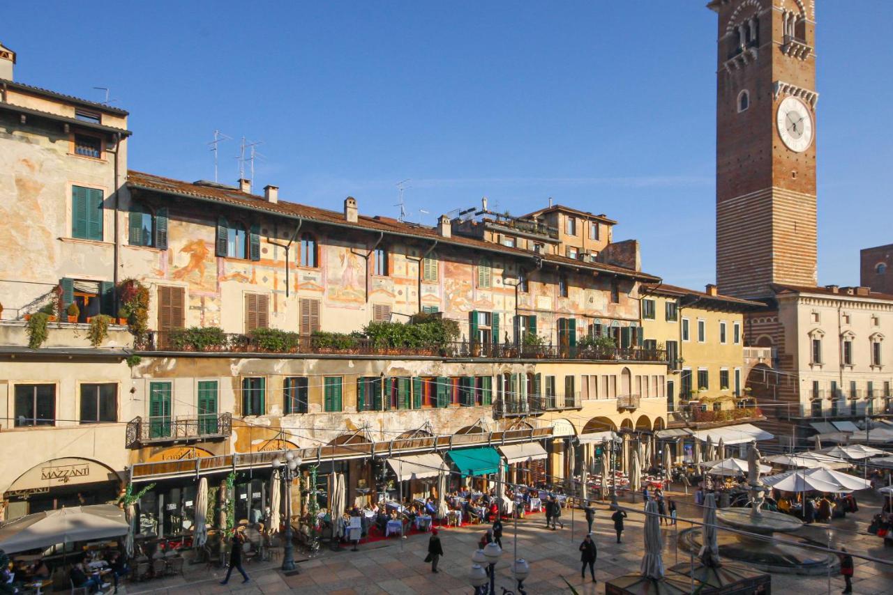 베로나 Residenza Buglioni Piazza Erbe 아파트 외부 사진