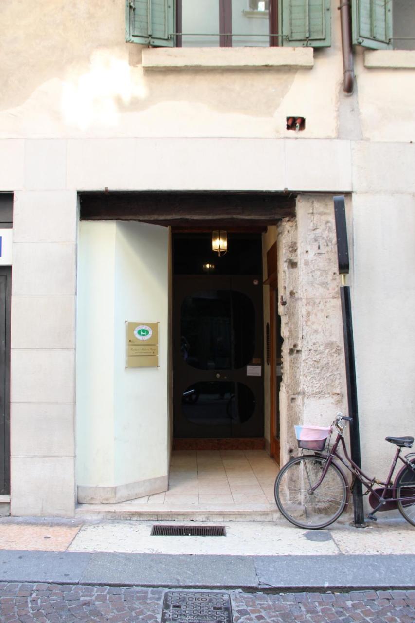 베로나 Residenza Buglioni Piazza Erbe 아파트 외부 사진